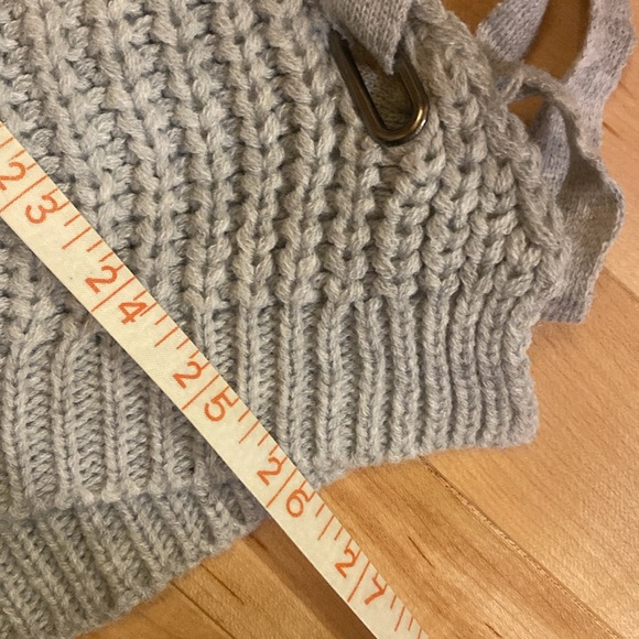 New without tags Venus sweater grey vneck - Picture 7 of 7